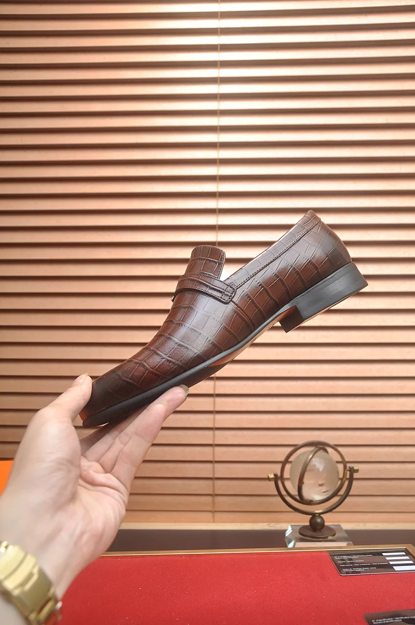 Men's shoes💰540💶[HERMES] (cowhide lining)🍀Italian top luxury🍀He does not pursue novel styles and gorgeous colors, but attracts the favor of successful men with his flawless, elegant and classic style. Formal leather shoes This very comfortable, simple and stable style allows you to easily match any style! The pattern is absolutely 1:1 refined from the original case, and we strive for excellence in materials, imported cowhide + cowhide lining💪💪💪extraordinary texture👍! .Code number: 39-45 (45 customized)